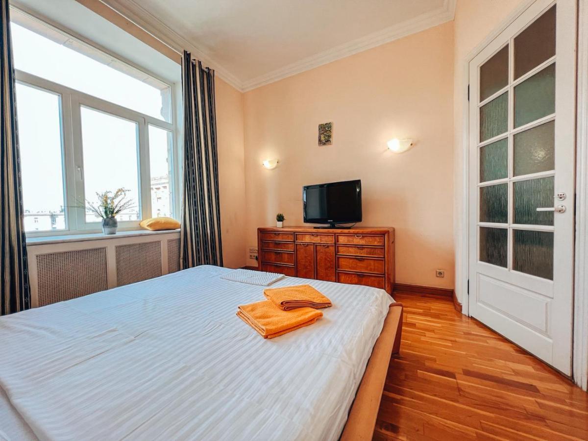 Apartments Rentals Ukraine On Kreshchatik Kiev Exterior foto
