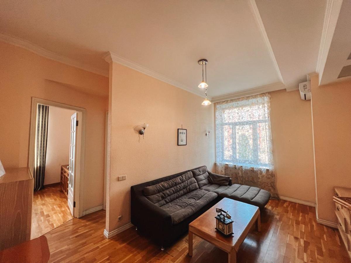 Apartments Rentals Ukraine On Kreshchatik Kiev Exterior foto