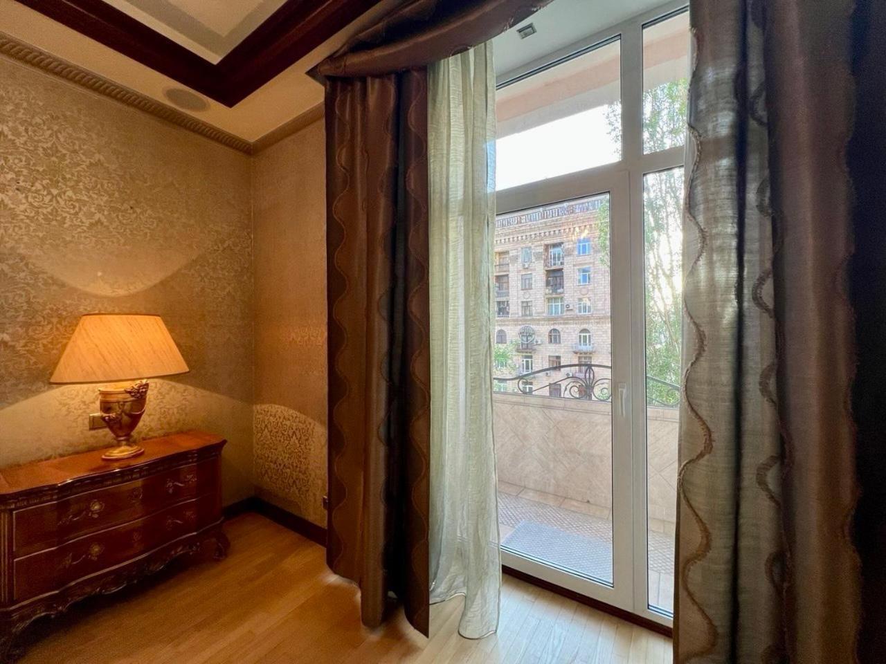 Apartments Rentals Ukraine On Kreshchatik Kiev Exterior foto